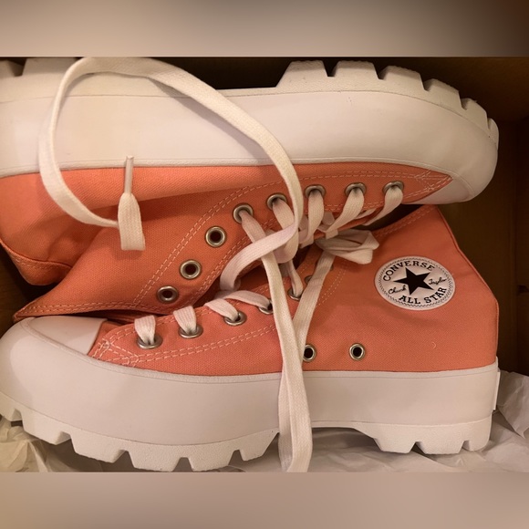 Converse: Chuck Taylor Lugged High Top (Pink Quartz) - Picture 1 of 2